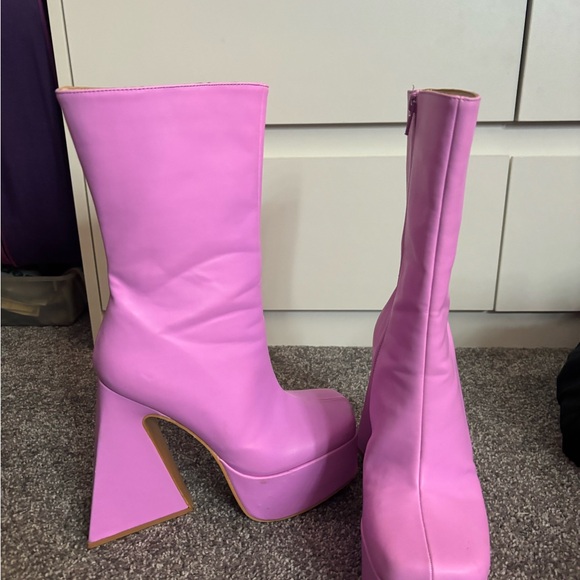 Pink platform boots - Picture 3 of 8